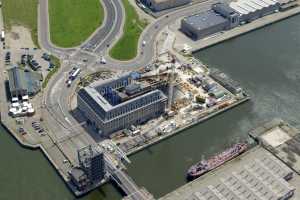 Maison du Port d'Anvers, Havenhuis Antwerpen, Suezdok - Chantier en Juillet 2014. Zaha Hadid Architects