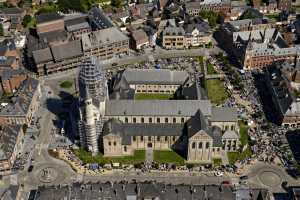 Grand'Place, Collégiale Sainte-Gertrude de Nivelles