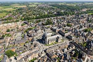 Grand'Place, Collégiale Sainte-Gertrude de Nivelles