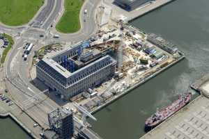 Maison du Port d'Anvers, Havenhuis Antwerpen, Suezdok - Chantier en Juillet 2014. Zaha Hadid Architects