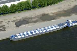 Péniche "Kappa" sur le Canal Albert, à hauteur du pont Marexhe