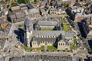 Grand'Place, Collégiale Sainte-Gertrude de Nivelles