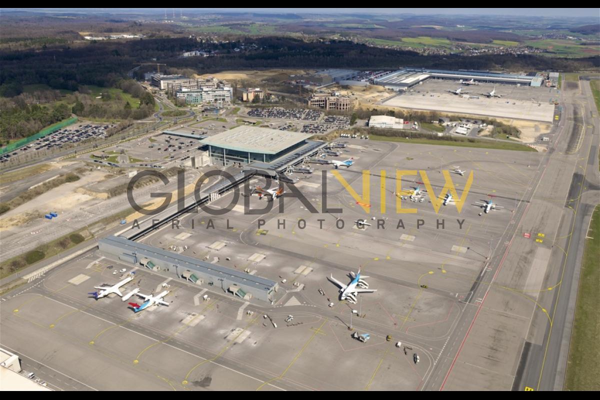 Aerogare, Findel Airport