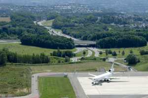 Avion sur le tarmac à l'aéroport de Bierset&