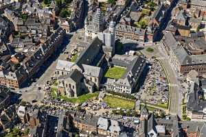 Grand'Place, Collégiale Sainte-Gertrude de Nivelles