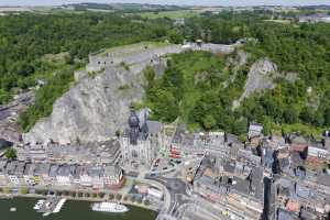 Collégiale Notre-Dame de Dinant, place Reine Astrid