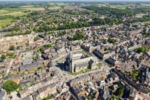 Grand'Place, Collégiale Sainte-Gertrude de Nivelles