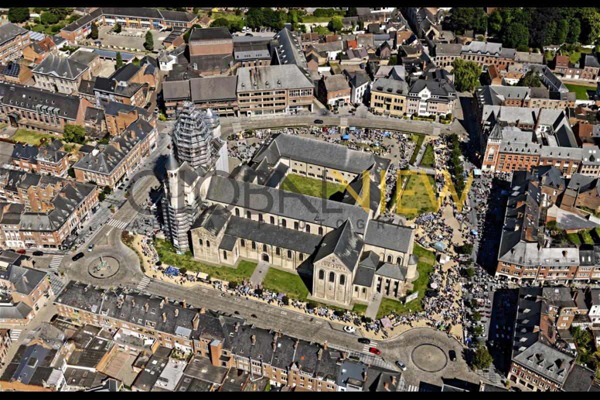 Grand'Place, Collégiale Sainte-Gertrude de Nivelles