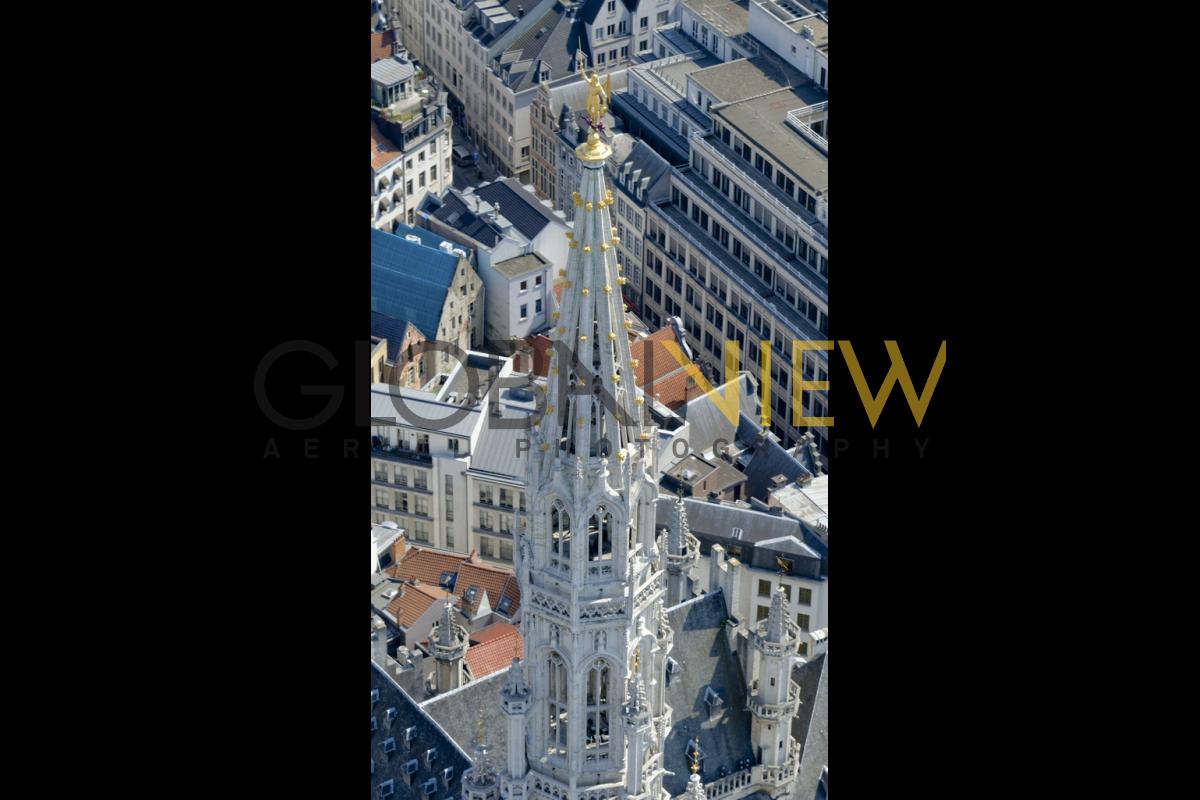 Flèche de l'Hôtel de ville de Bruxelles, Saint-Michel